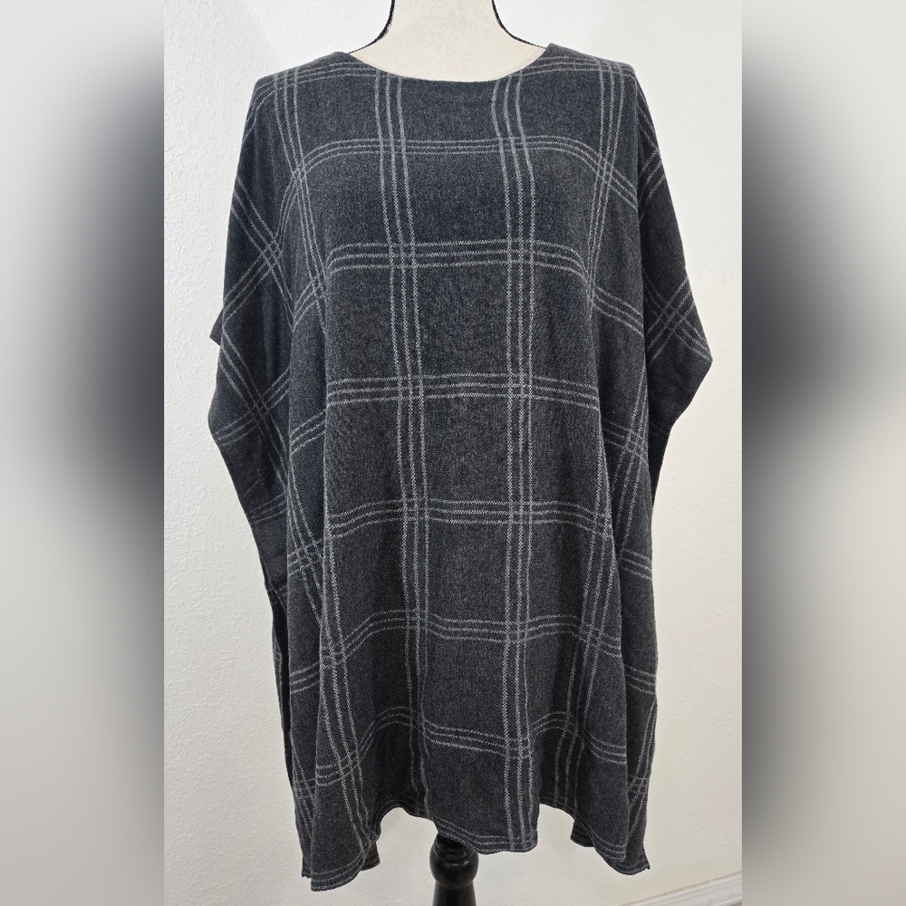 *NWT* Ann Taylor Gray Plaid Poncho Top Oversized Warm Cozy Chic, size M/L